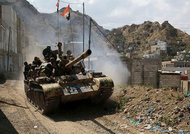 مقتل 60 مقاتلاً بينهم 45 من قوات «منصور» في معارك بغرب اليمن خلال يومين